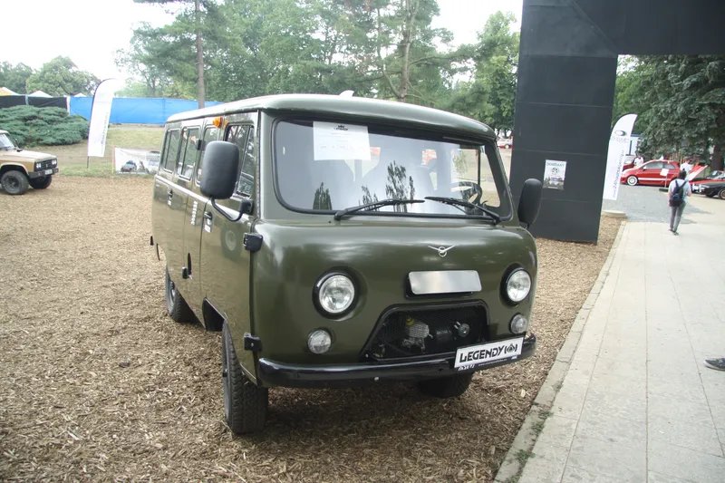 UAZ 452 (Buchanka)