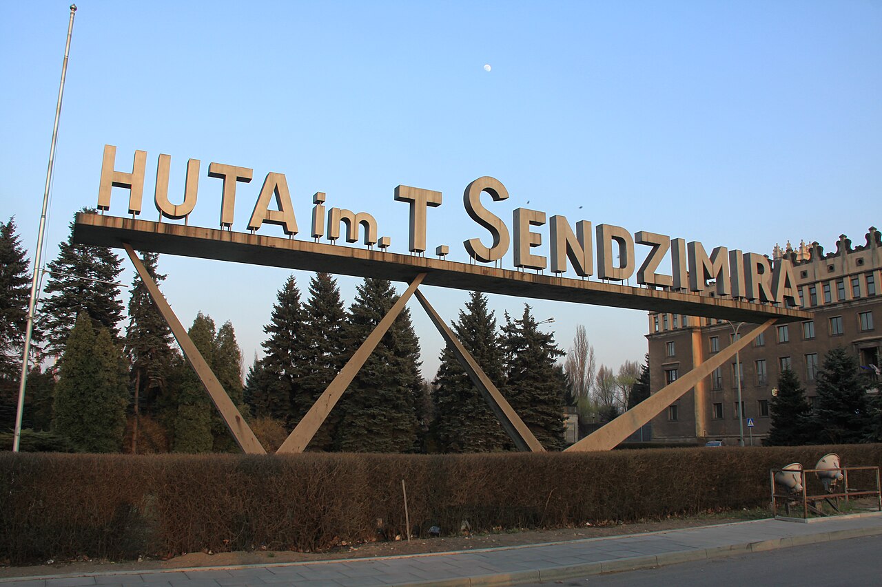 Kombinat — Industrialna